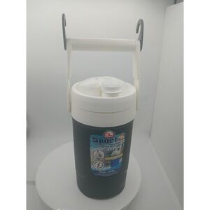 Igloo 1/2 Gallon Sports Beverage Plastic Jug with Hooks, BLACK swing-up handle